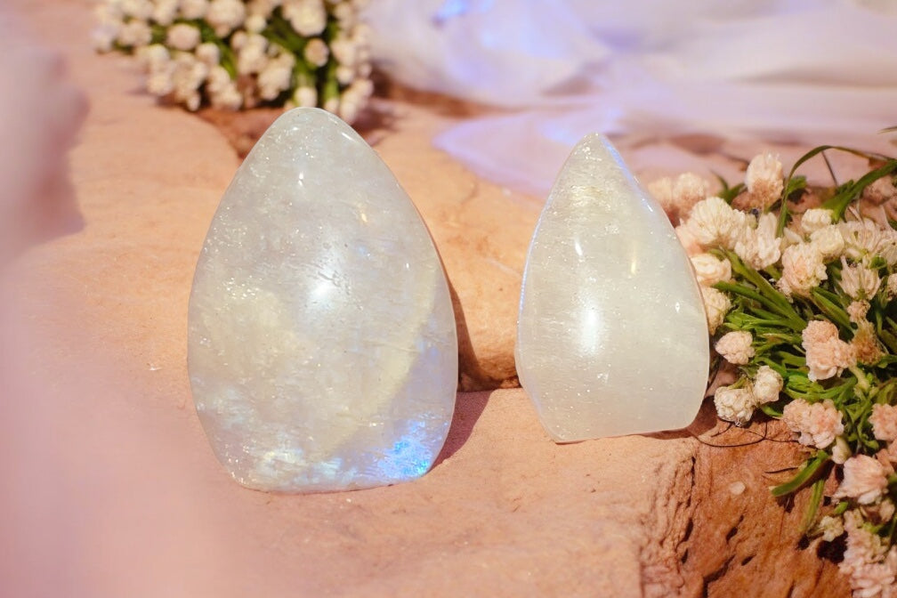 Blue Flash Moonstone Teardrop Flame **