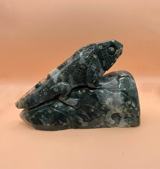 Moss Agate Lizard Carving - Crystal Vibrations & Healing