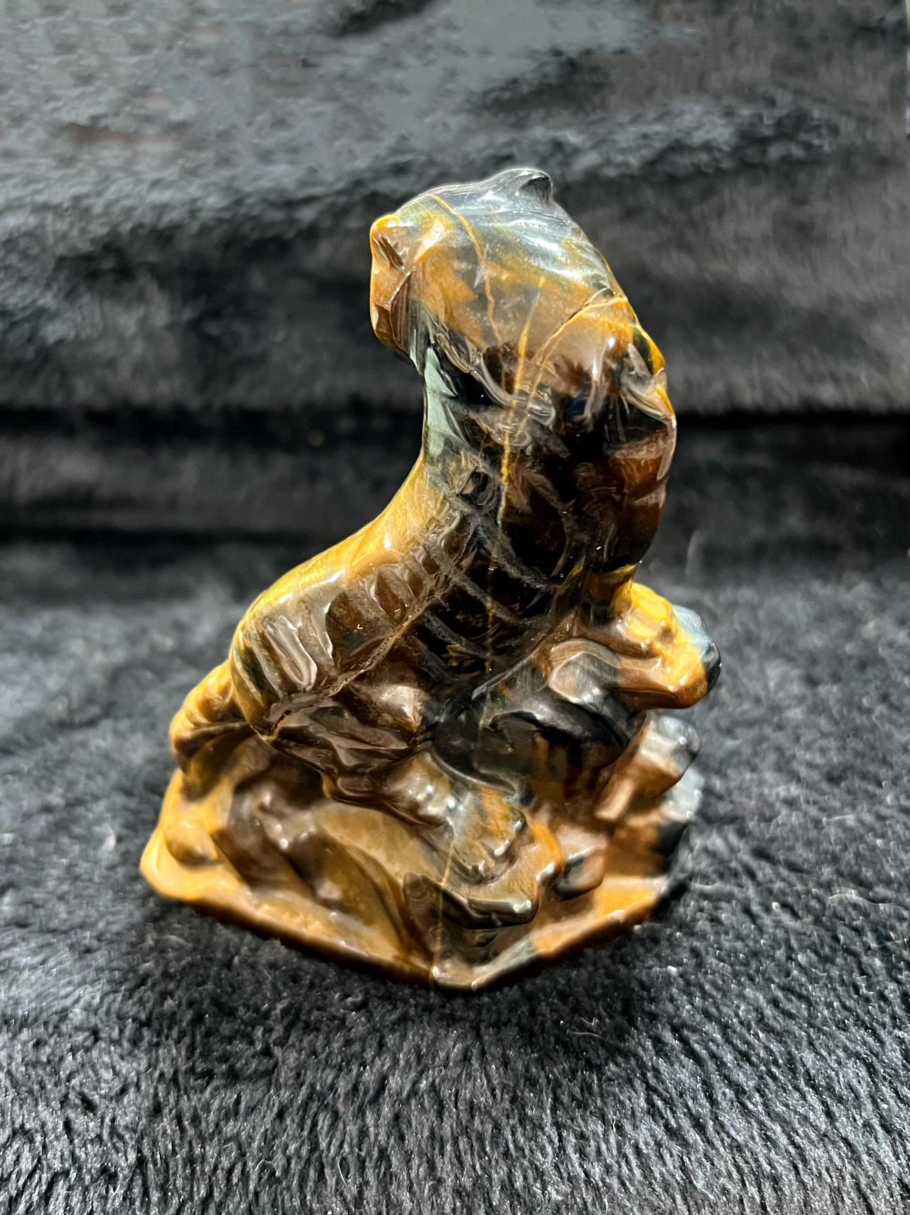 BLUE TIGER EYE TIGER CARVING - Crystal Vibrations & Healing